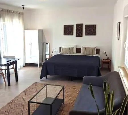 Chalet 2-person Studio, Private Splash Pool, 5 Min *
