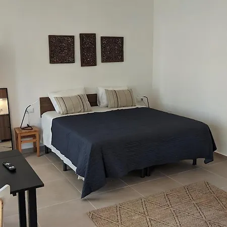 Chalet 2-person Studio, Private Splash Pool, 5 Min Novo Sancti Petri