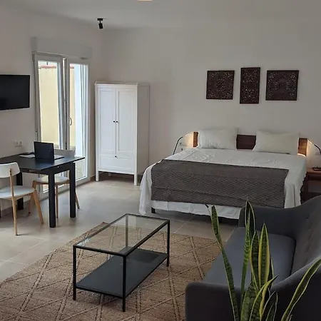 2-person Studio, Private Splash Pool, 5 Min Chalet *