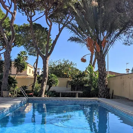 2-person Studio, Private Splash Pool, 5 Min Chalet *
