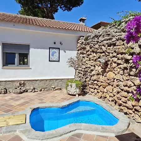 Chalet 2-person Studio, Private Splash Pool, 5 Min Novo Sancti Petri